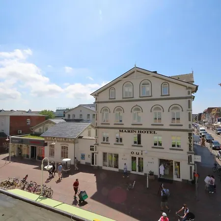 22-32-nielsen-am-stranduebergang * Westerland