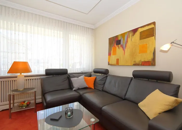 22-32-nielsen-am-stranduebergang